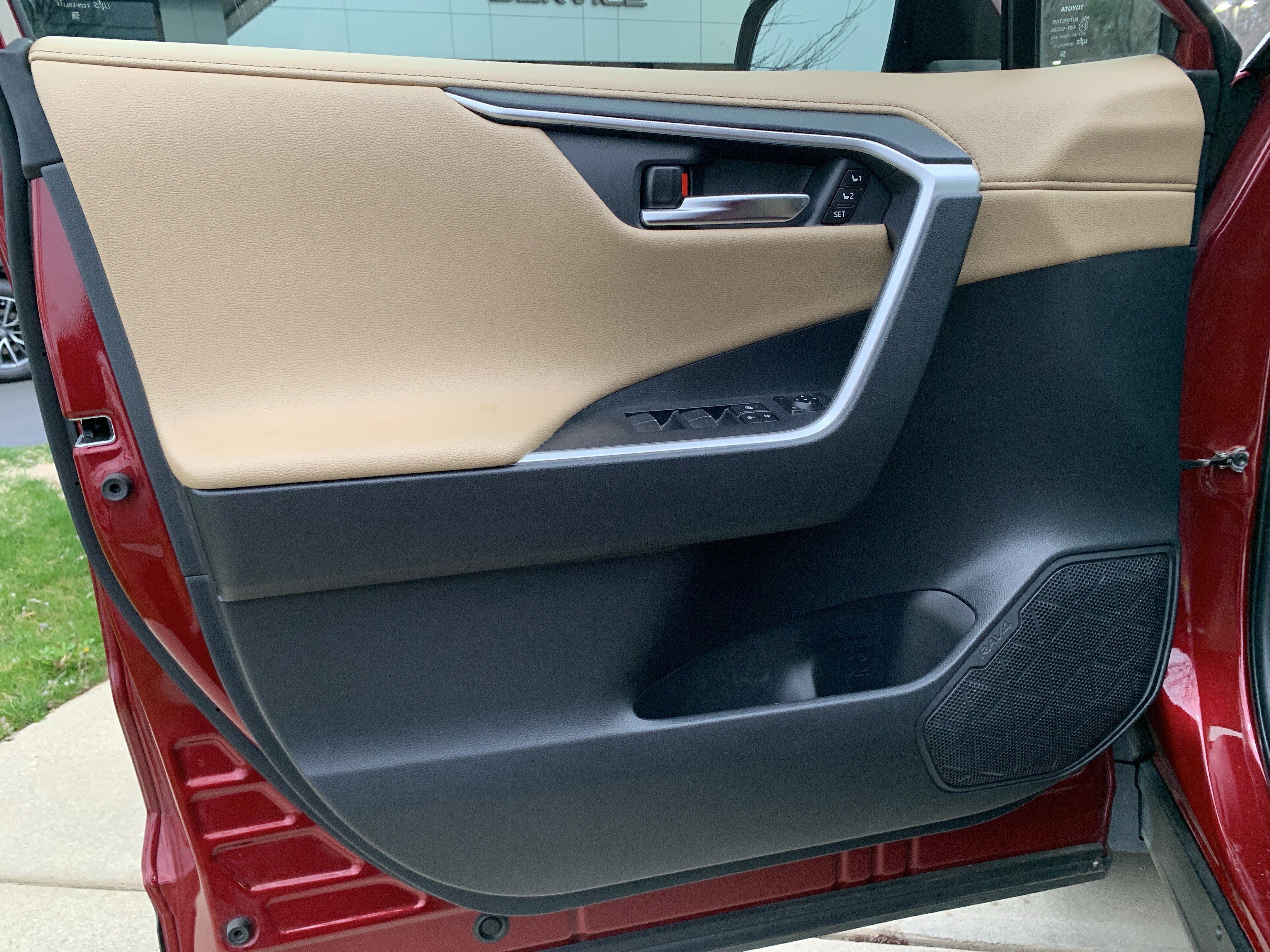 Used 2023 Toyota RAV4 Limited image 14