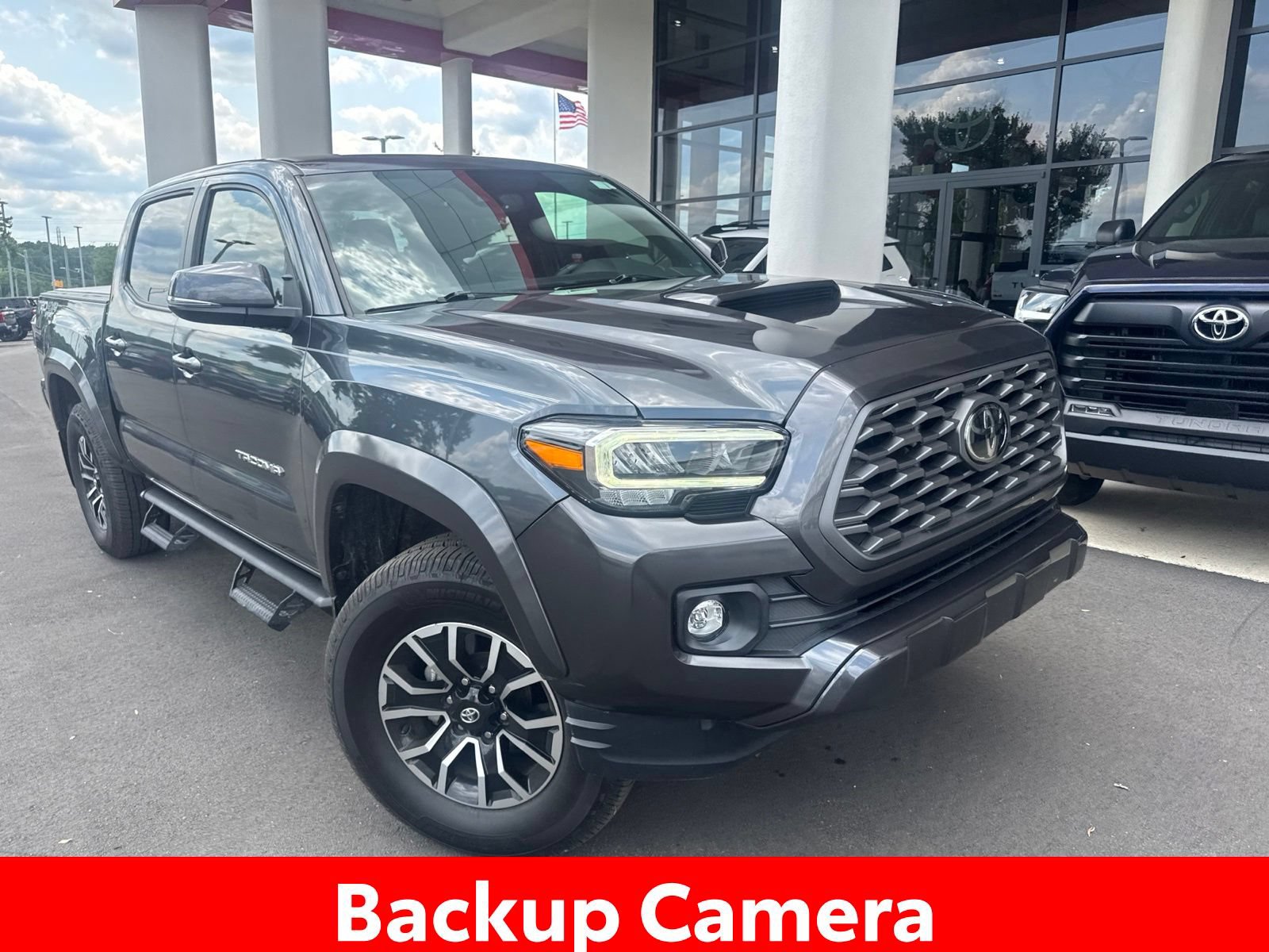 Used 2022 Toyota Tacoma TRD Sport AWD/4WD image 5