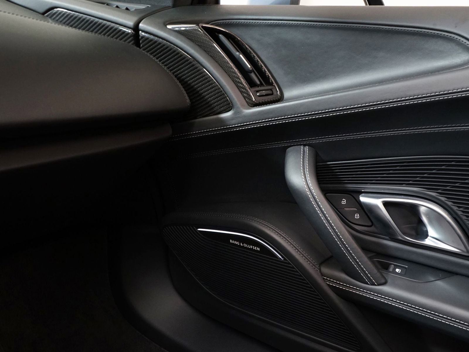 Used 2020 Audi R8 V10 image 21