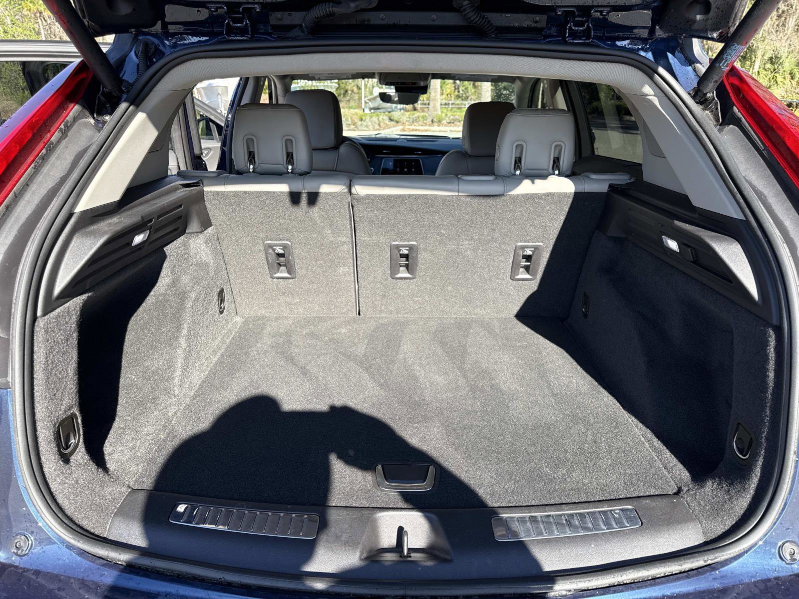 Used 2019 Cadillac XT4 Premium Luxury w/ Technology Package image 32