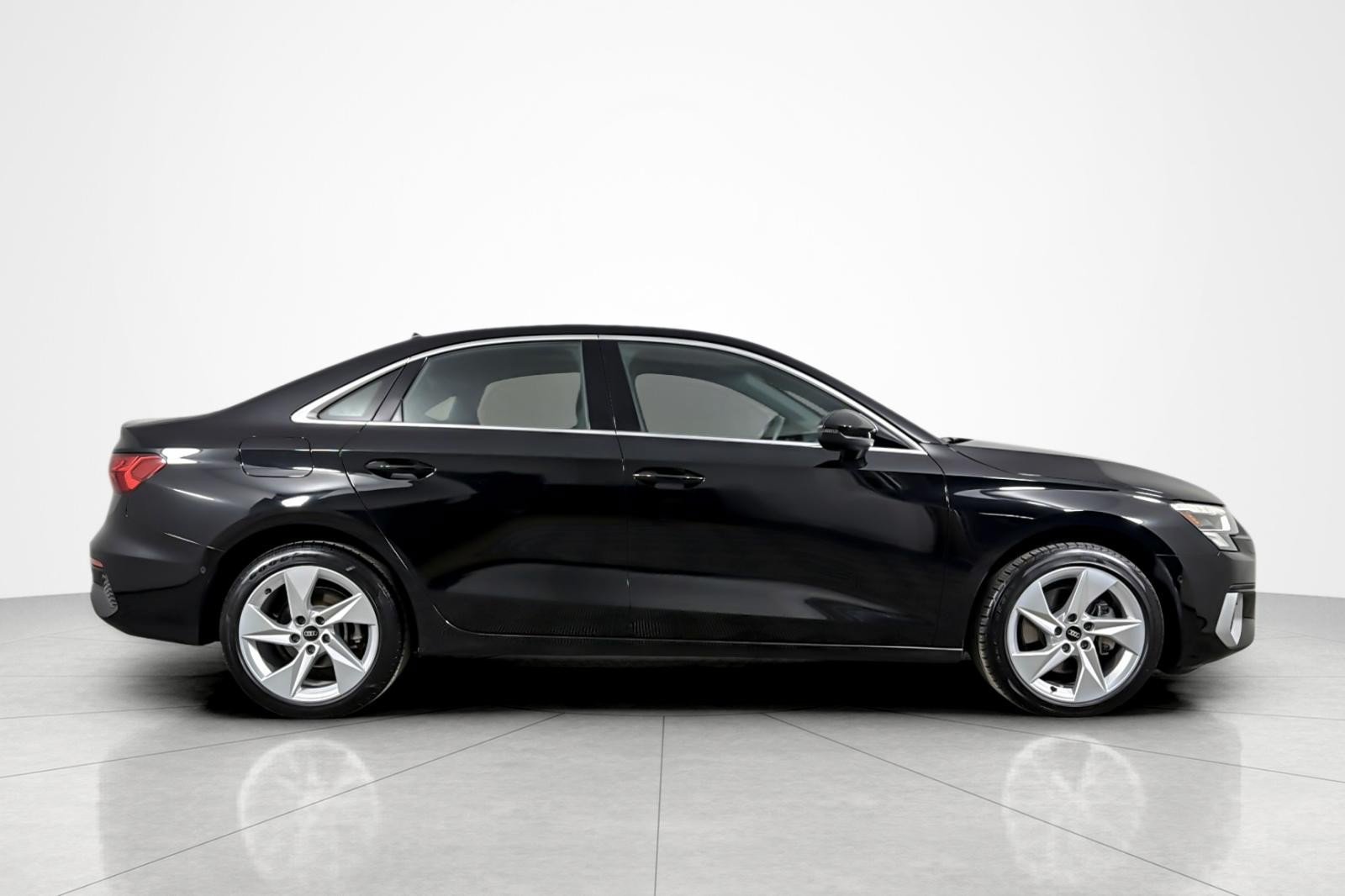 Used 2023 Audi A3 2.0T Premium Plus w/ Premium Plus Package FWD image 6