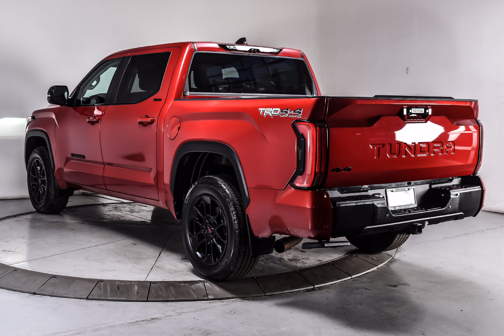 Used 2024 Toyota Tundra Limited w/ TRD Off-Road Package AWD/4WD image 4