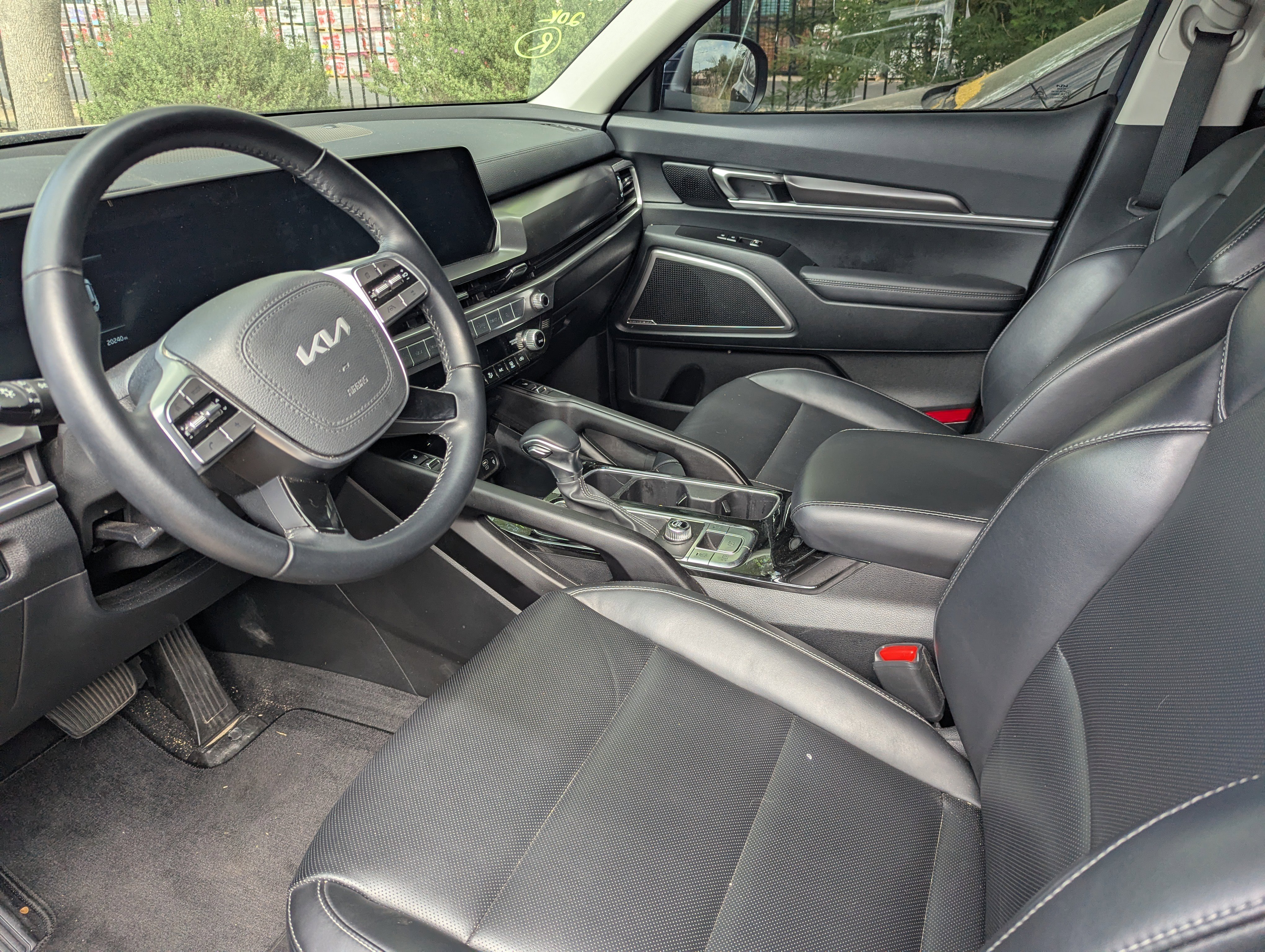 Used 2025 Kia Telluride S FWD image 14