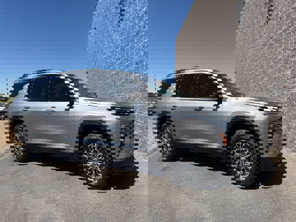 New 2026 Chevrolet Traverse LT