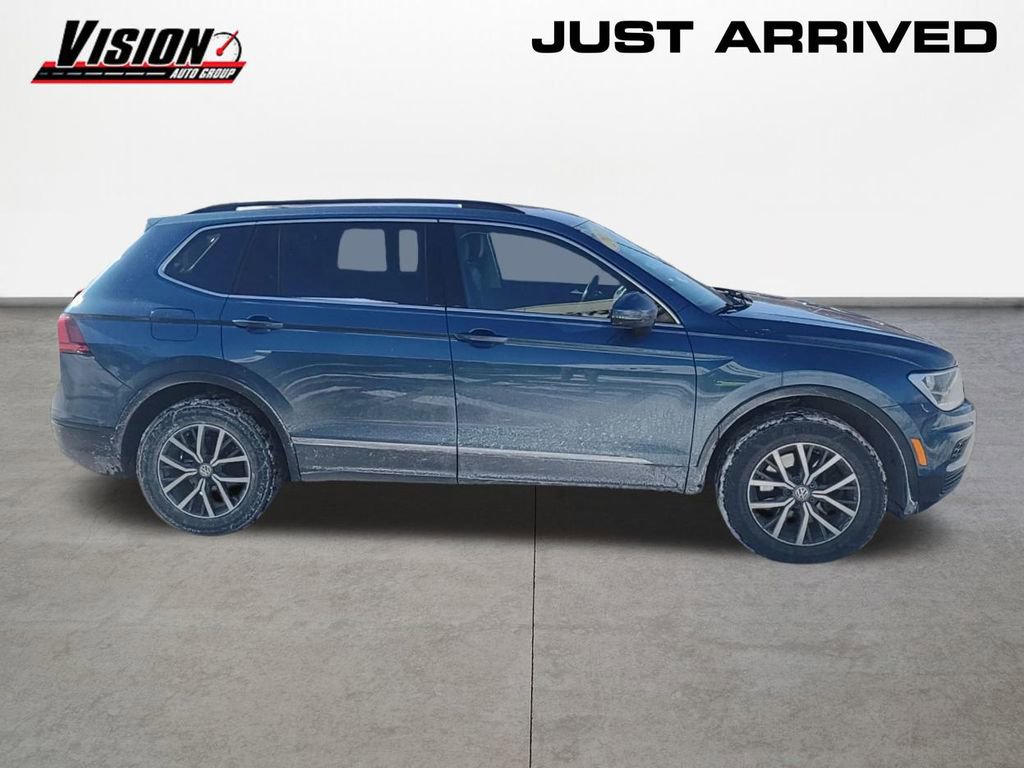 Used 2020 Volkswagen Tiguan SE w/ Panoramic Sunroof Package image 4
