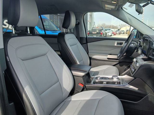Used 2021 Ford Explorer XLT w/ Equipment Group 202A image 27