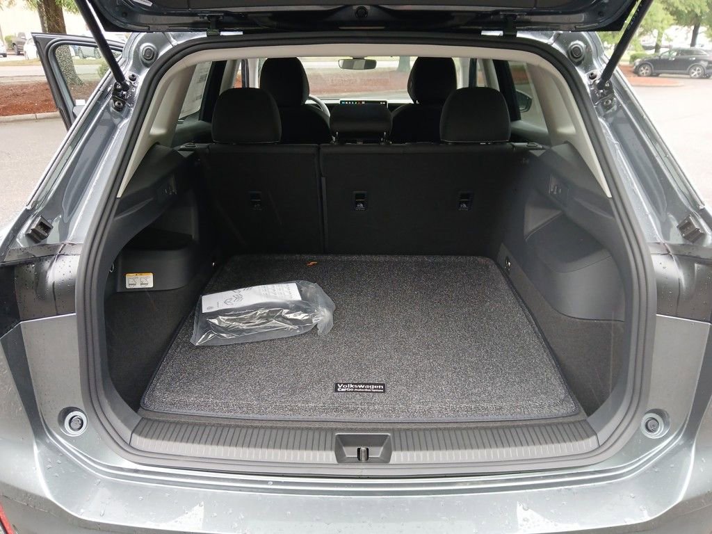 New 2025 Volkswagen Tiguan S w/ 18" Wheel Package image 21