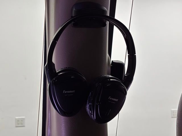 Used 2020 Chevrolet Express 2500 w/ Enhanced Convenience Package image 33