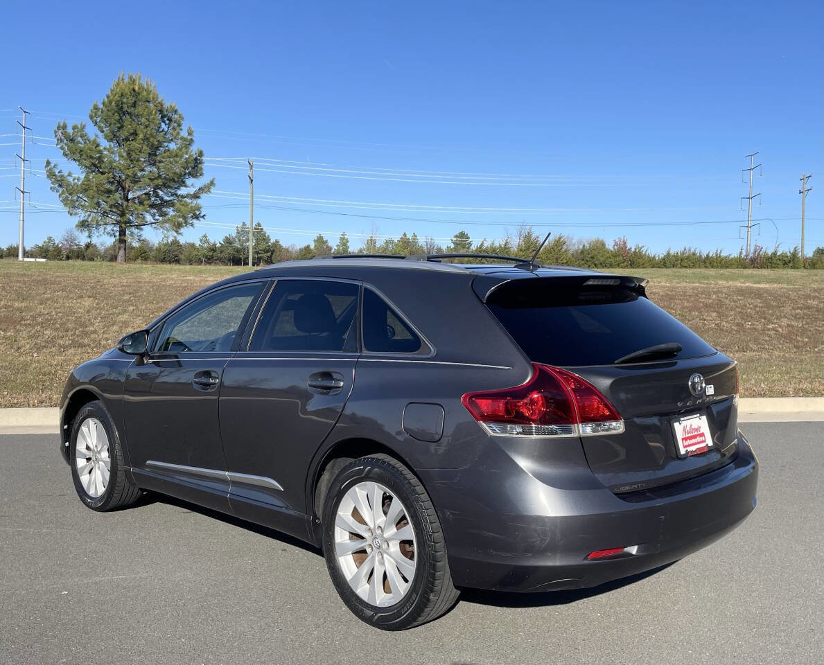 Used 2015 Toyota Venza LE image 3