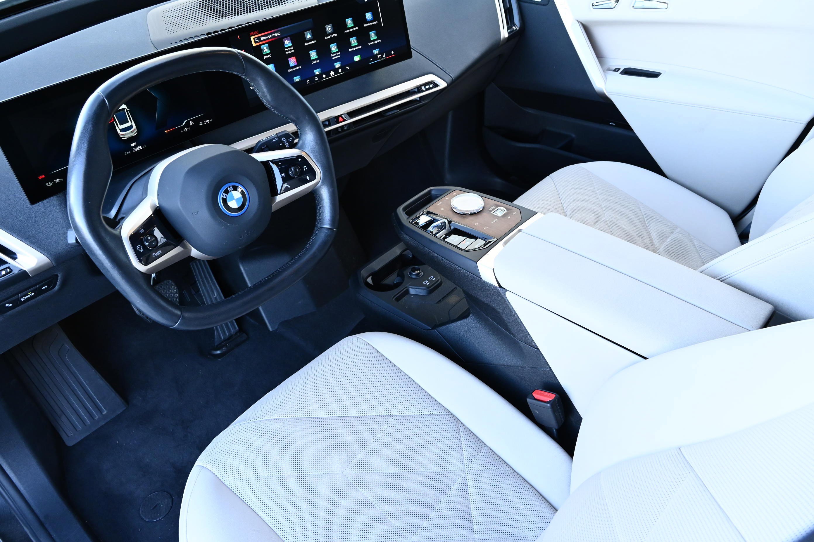 Certified 2024 BMW iX xDrive50 w/ Premium Package image 12