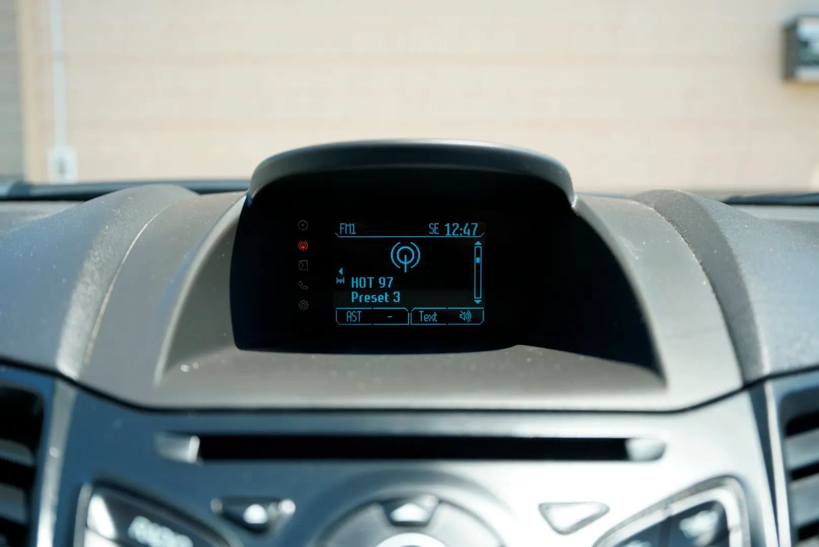 Used 2016 Ford Fiesta SE FWD image 38