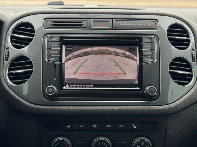 Used 2017 Volkswagen Tiguan S image 3