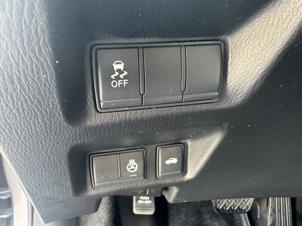 Used 2018 INFINITI Q70 Luxe image 25