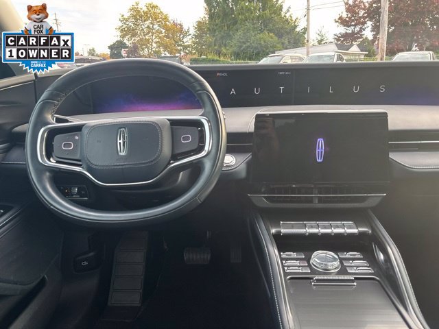 Used 2024 Lincoln Nautilus Reserve AWD/4WD image 3