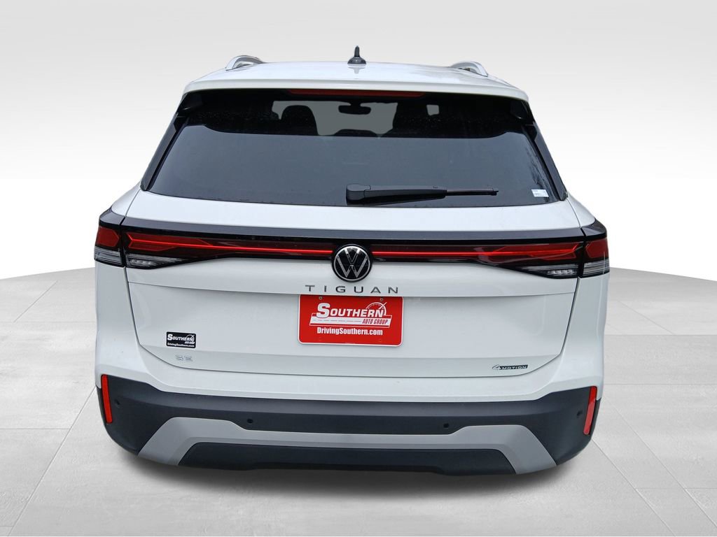New 2025 Volkswagen Tiguan SE image 4