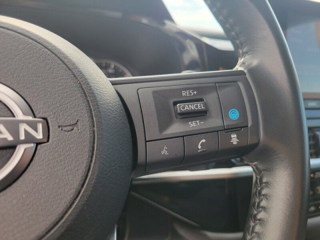 Used 2025 Nissan Pathfinder SV FWD image 13