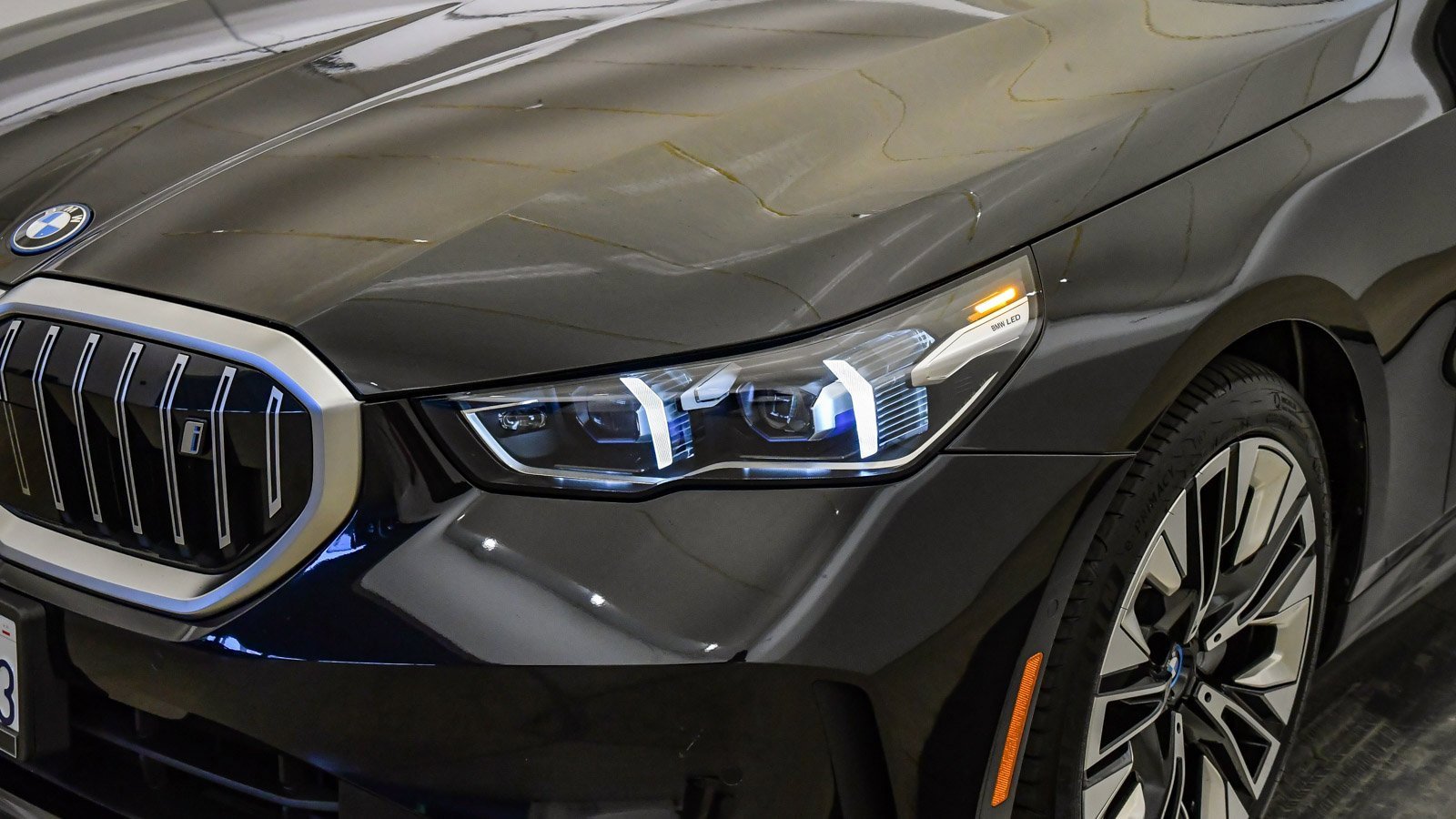 Used 2025 BMW i5 xDrive40 w/ Premium Package image 9