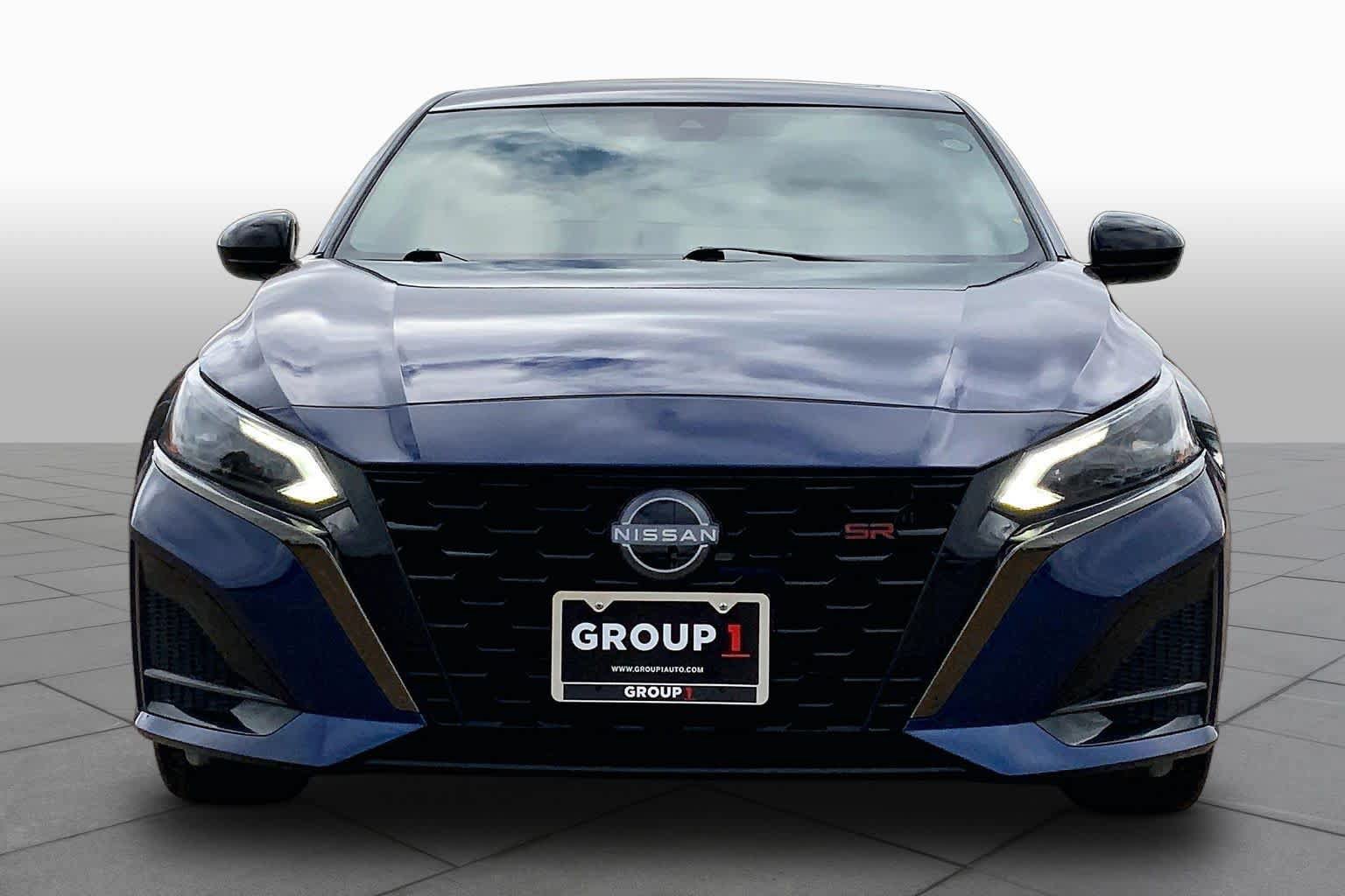 Used 2023 Nissan Altima 2.5 SR w/ SR Premium Package FWD image 4