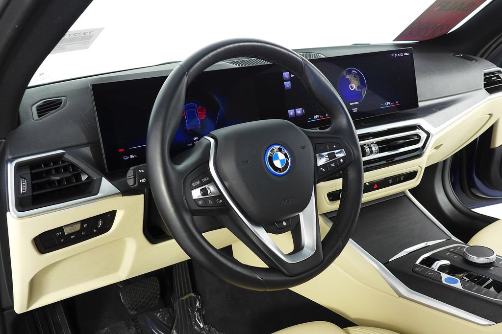 Used 2023 BMW i4 eDrive35 w/ Premium Package RWD image 31