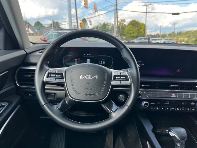Used 2025 Kia Telluride LX image 12