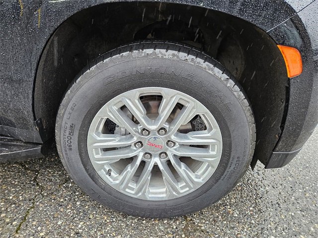 Used 2023 GMC Yukon XL SLT image 7