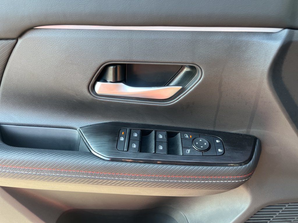 New 2027 Nissan Kicks SR w/ SR Premium Package FWD image 15