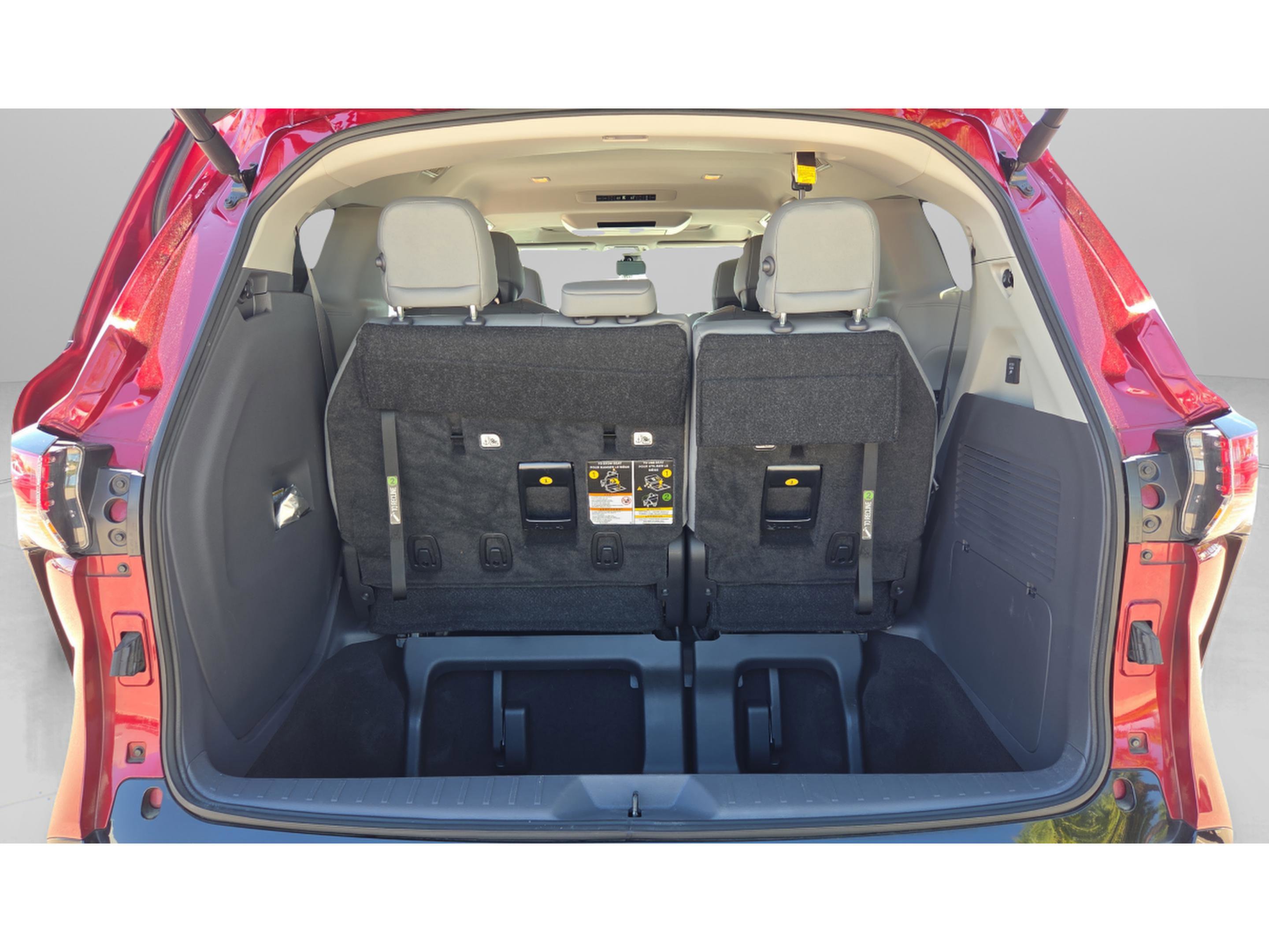 Certified 2023 Toyota Sienna Limited image 9