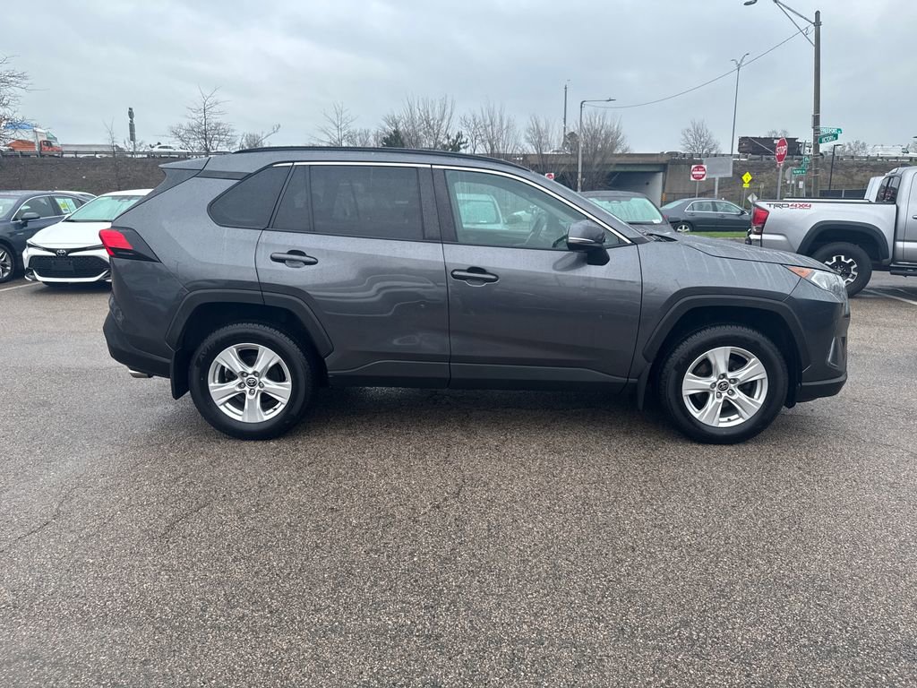 Used 2021 Toyota RAV4 XLE w/ Convenience Package image 10