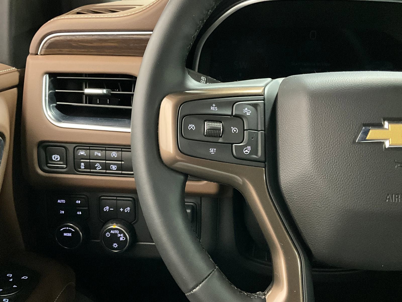 Used 2024 Chevrolet Suburban High Country w/ Max Trailering Package AWD/4WD image 18