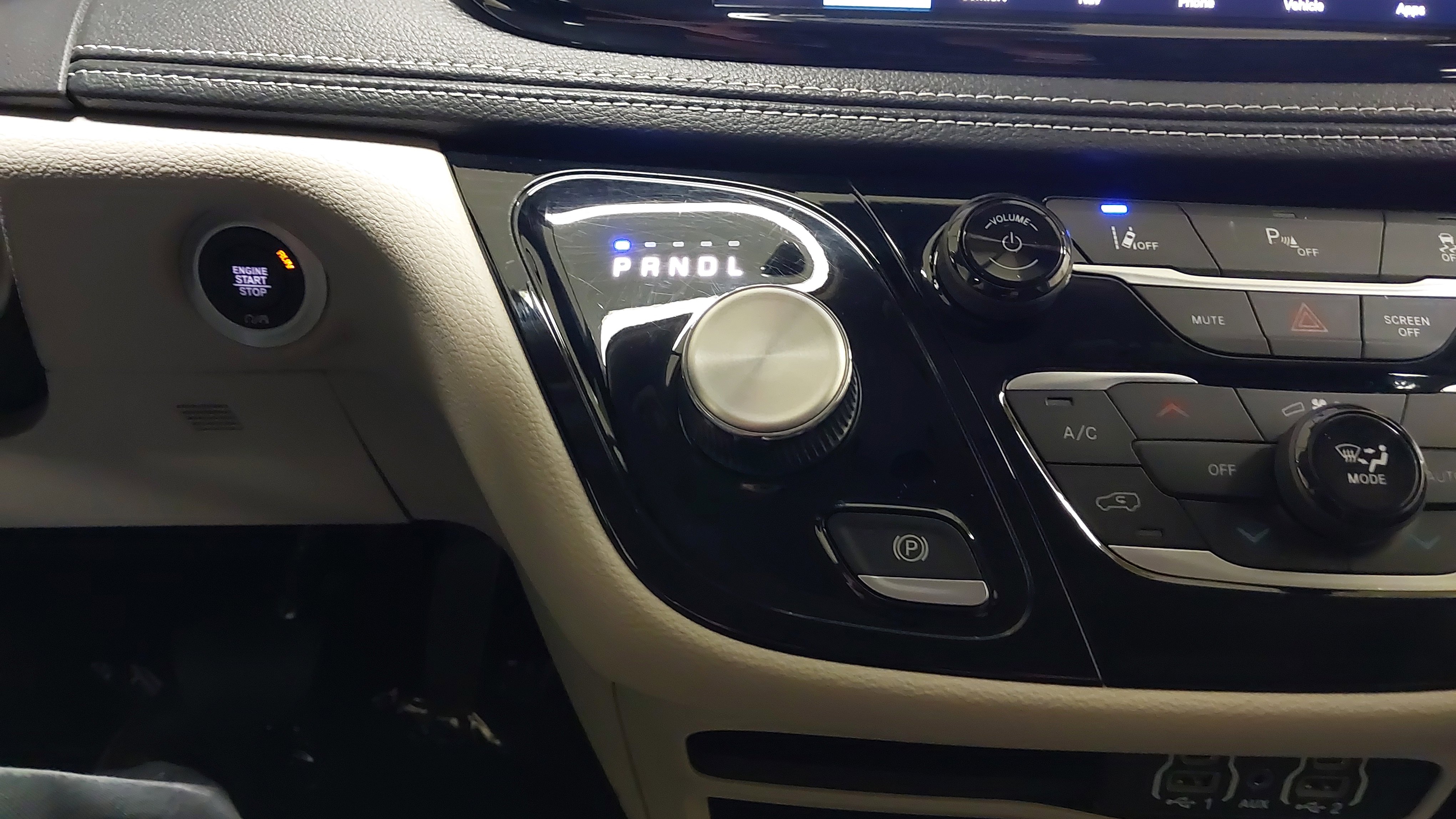 Used 2024 Chrysler Pacifica Select image 21