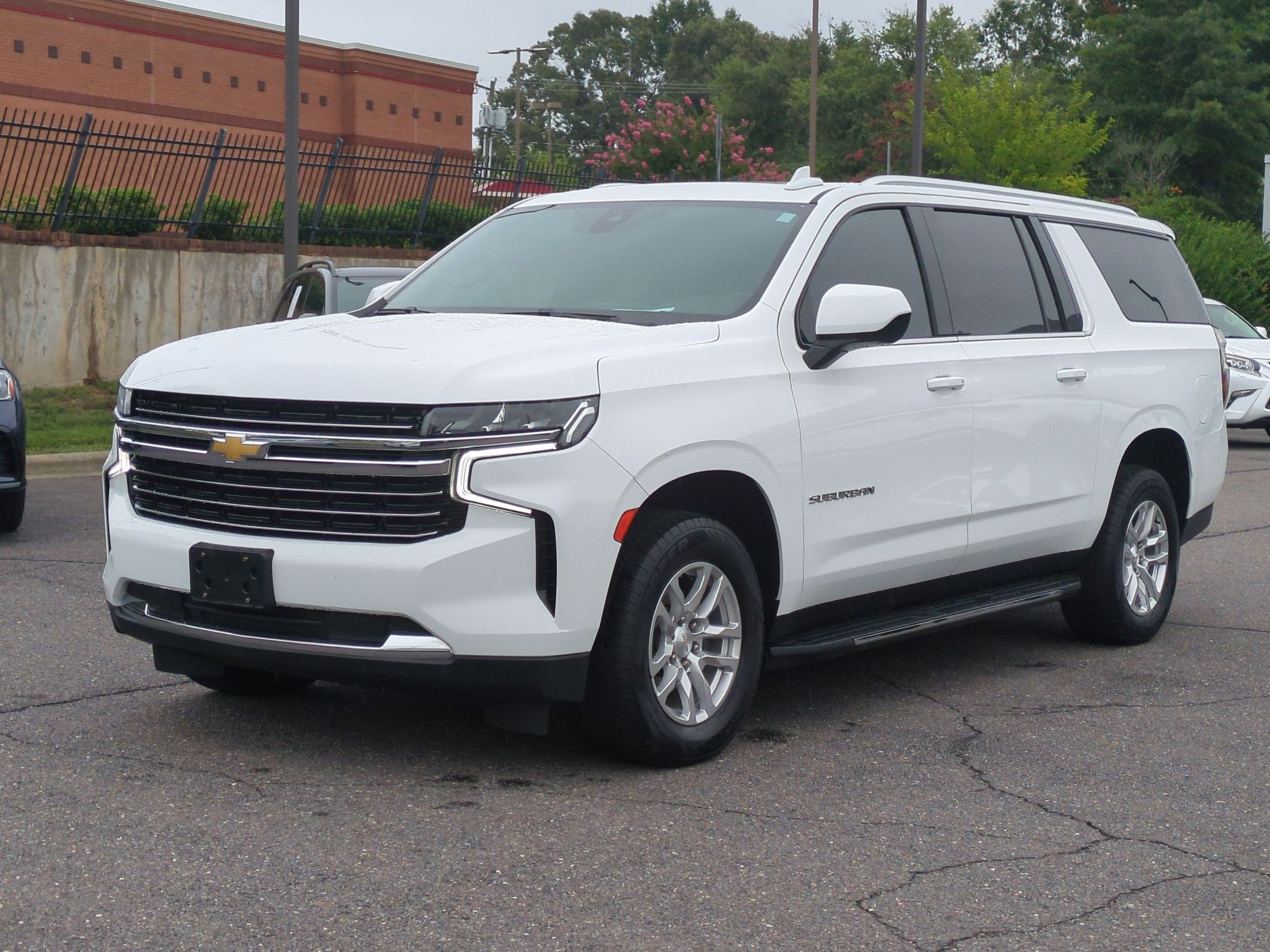 Used 2021 Chevrolet Suburban LT AWD/4WD image 6