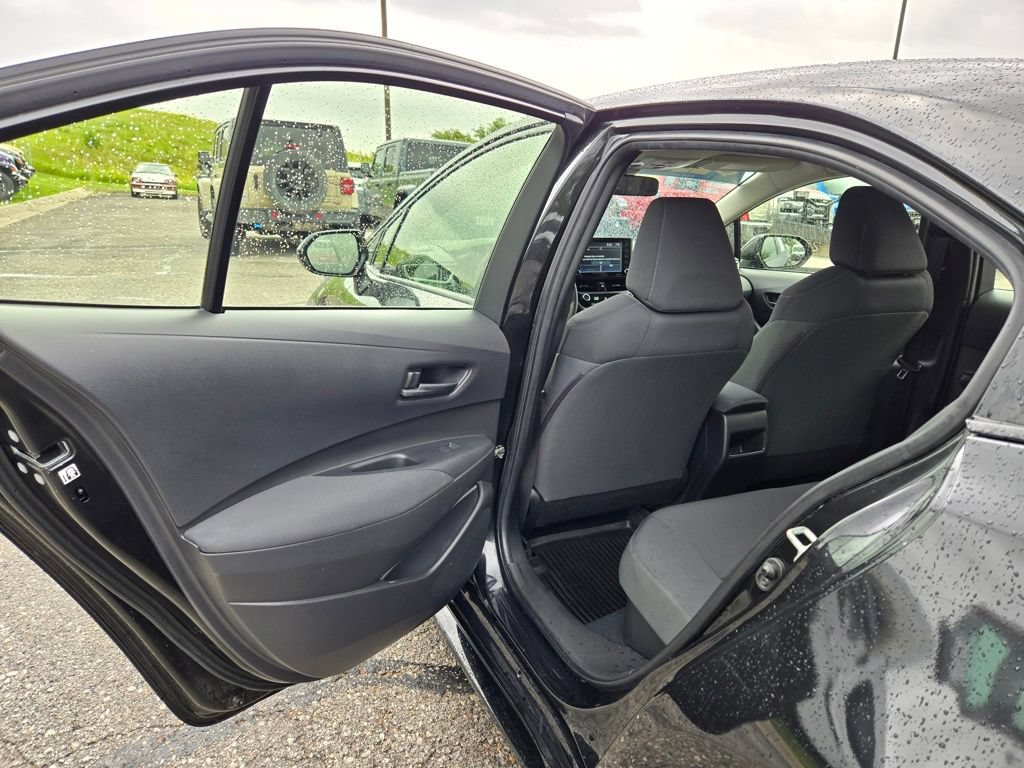 Used 2022 Toyota Corolla LE FWD image 25