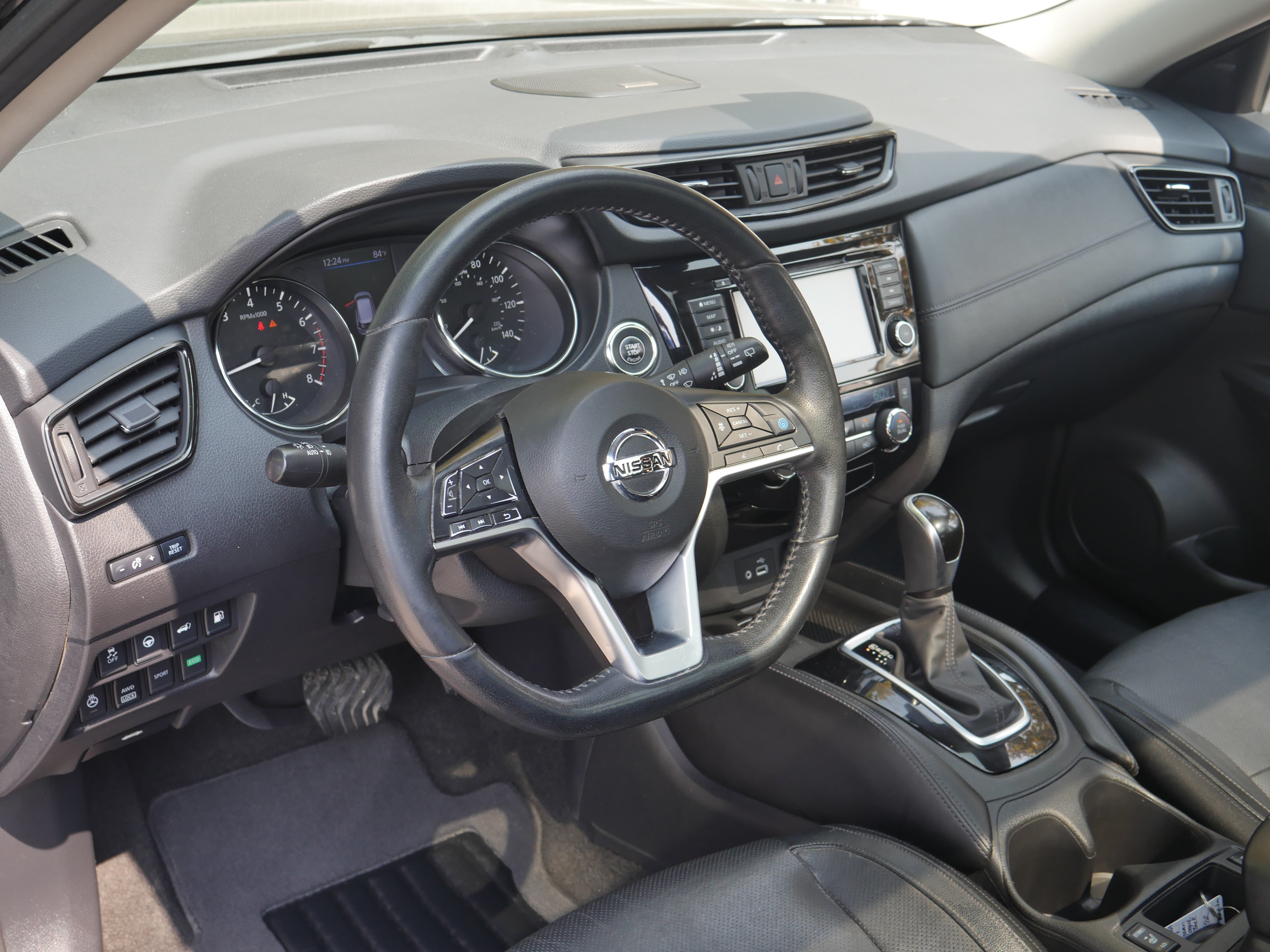 Used 2019 Nissan Rogue SL w/ Premium Package AWD/4WD image 4