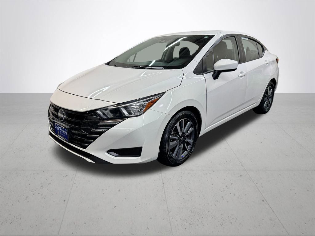 Used 2024 Nissan Versa SV image 2