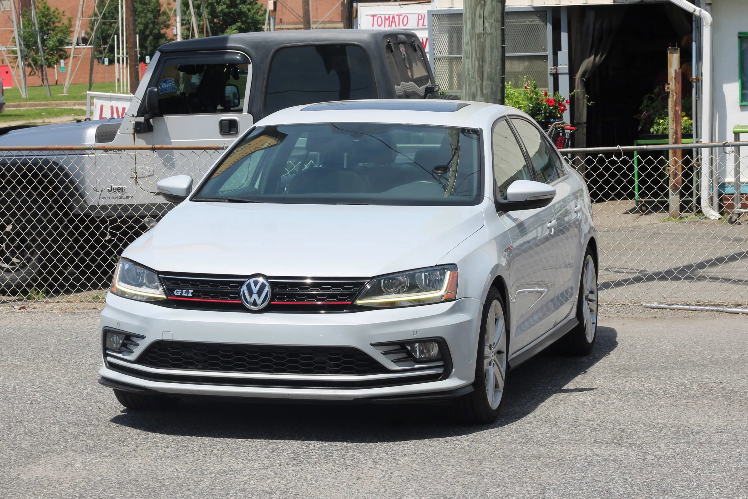Used 2017 Volkswagen Jetta GLI FWD image 3