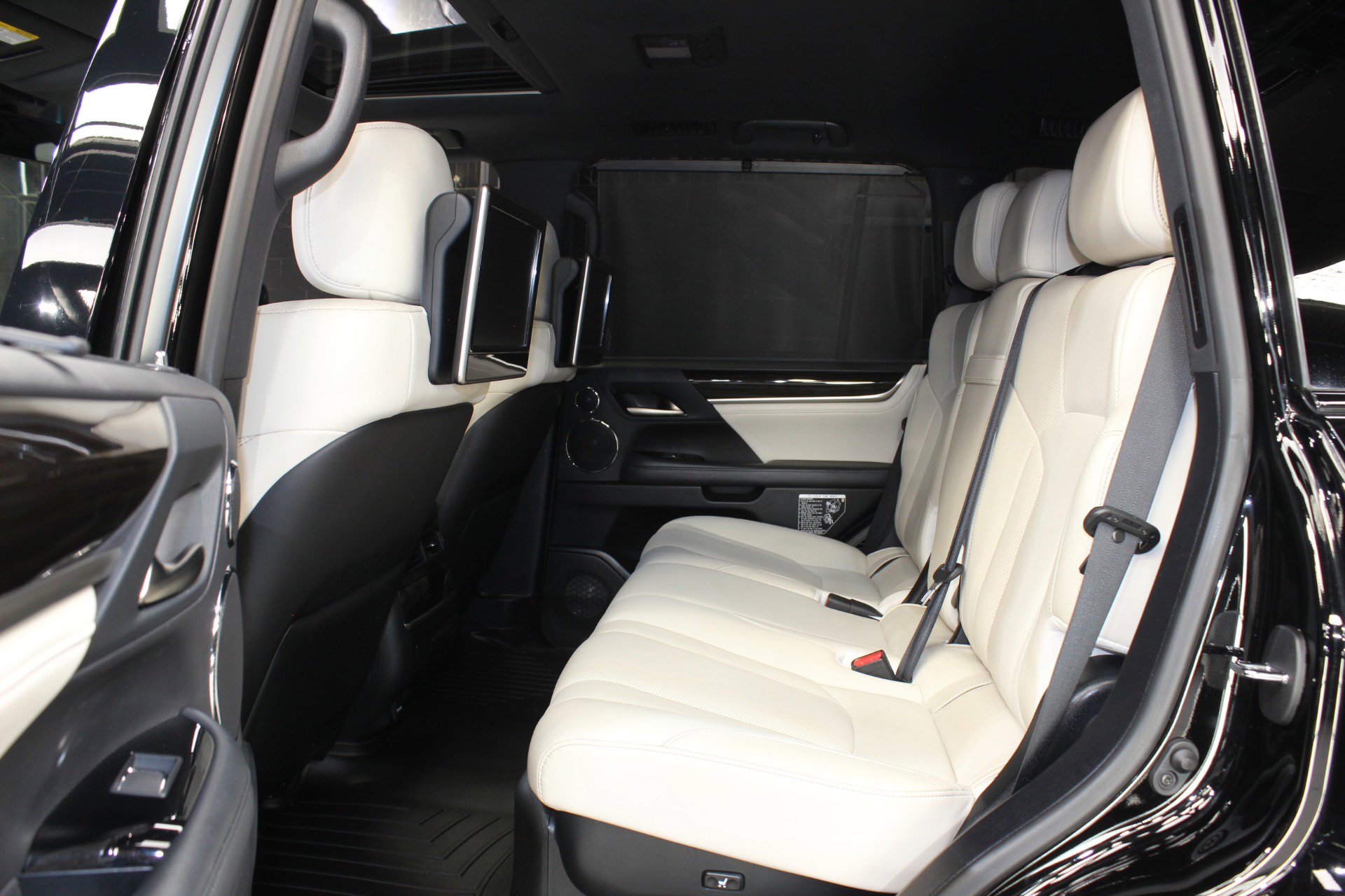 Used 2019 Lexus LX 570 Three-Row Inspiration Series w w/ Inspiration Series image 36