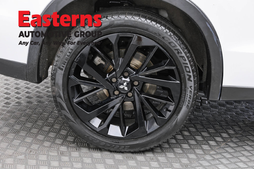 Used 2023 Mitsubishi Outlander SE Black Edition AWD/4WD image 32