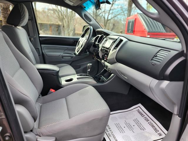 Used 2015 Toyota Tacoma 4x4 Access Cab V6 w/ SR5 Package image 11