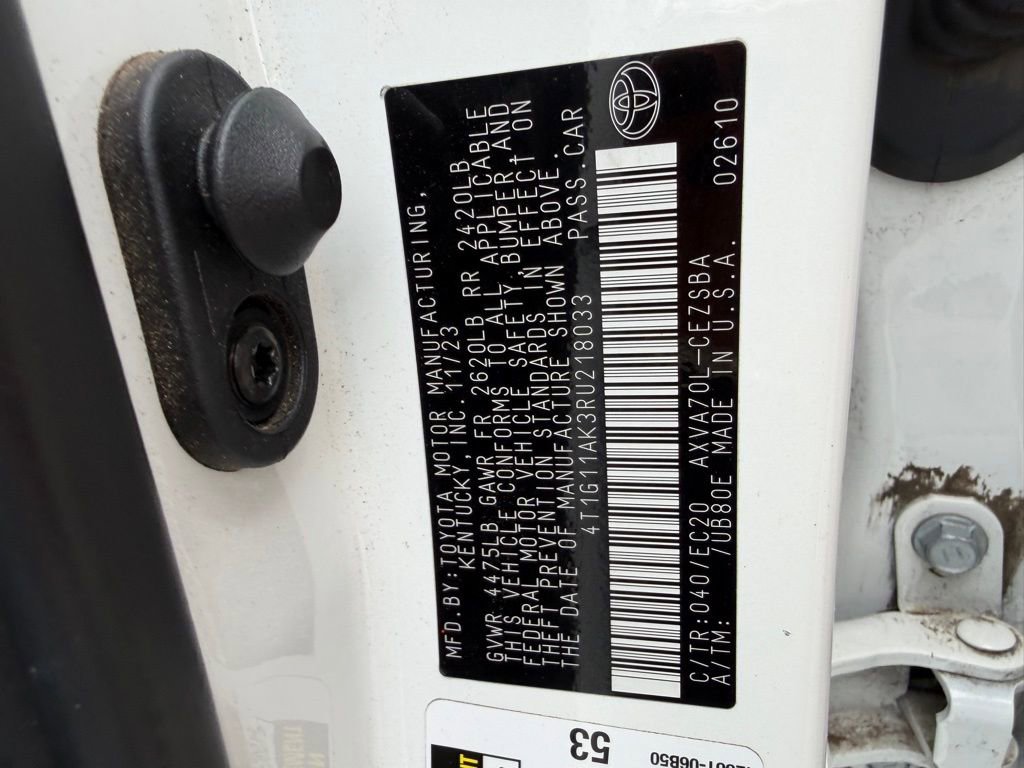 Used 2024 Toyota Camry SE image 30