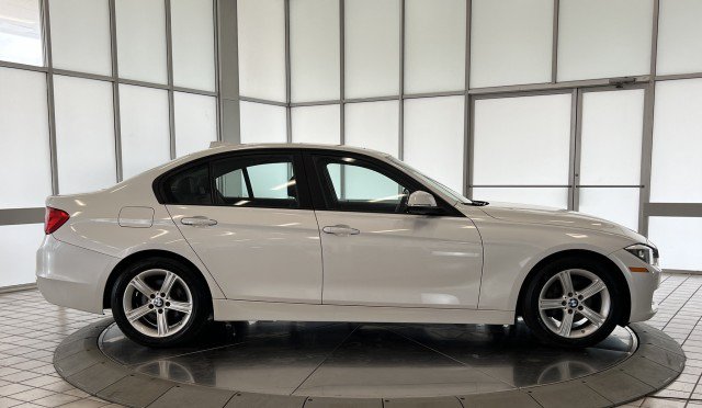 Used 2013 BMW 320i xDrive Sedan AWD/4WD image 8