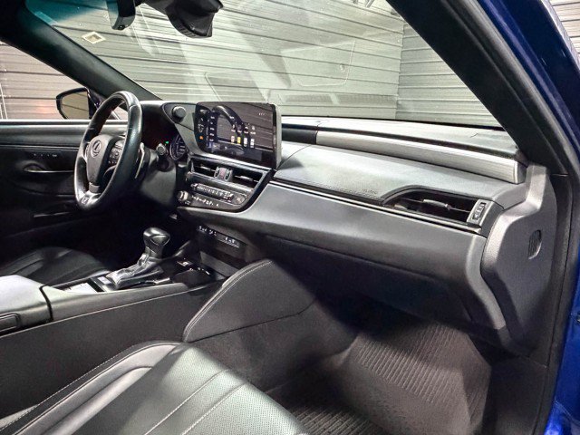 Used 2023 Lexus ES 300h F Sport image 12