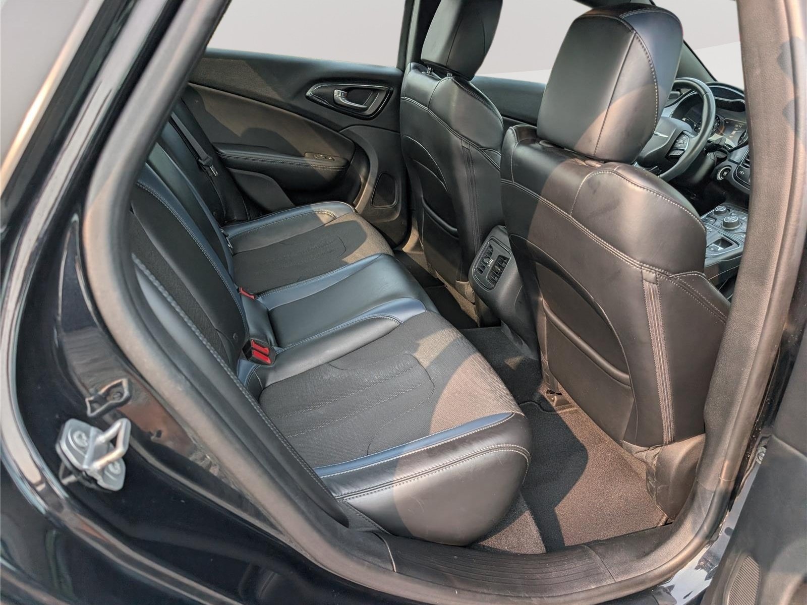 Used 2015 Chrysler 200 S w/ Navigation & Sound Group I FWD image 10