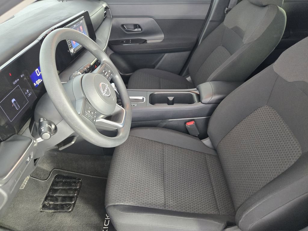 Used 2025 Nissan Kicks S image 14