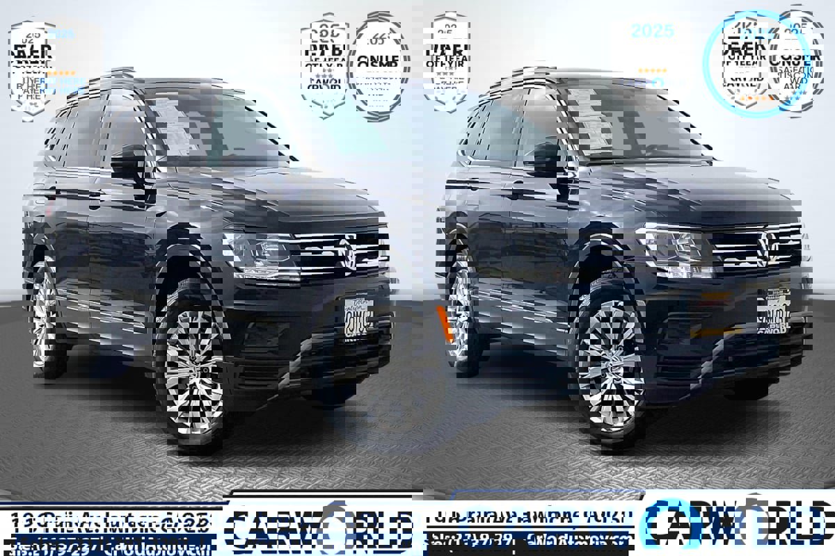 Used 2018 Volkswagen Tiguan SE w/ Panoramic Sunroof Package FWD image 1