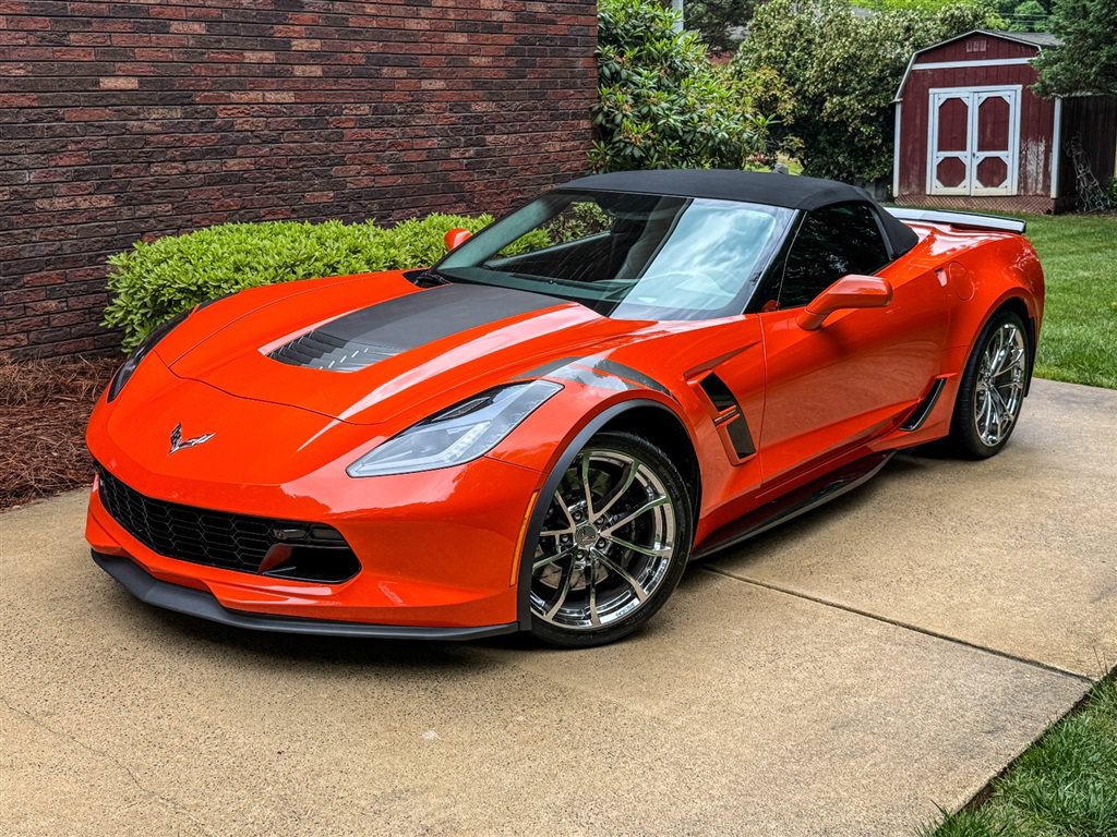 Used 2019 Chevrolet Corvette Grand Sport RWD image 3