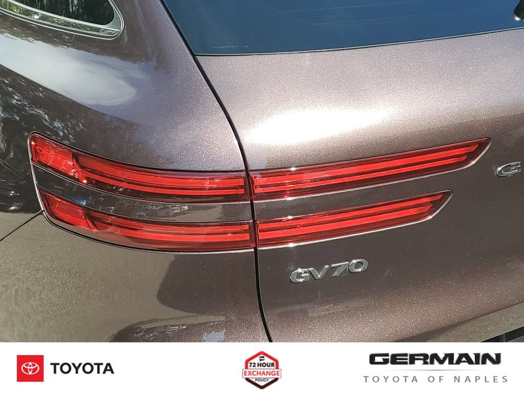 Used 2022 Genesis GV70 2.5T w/ Select Package AWD/4WD image 17