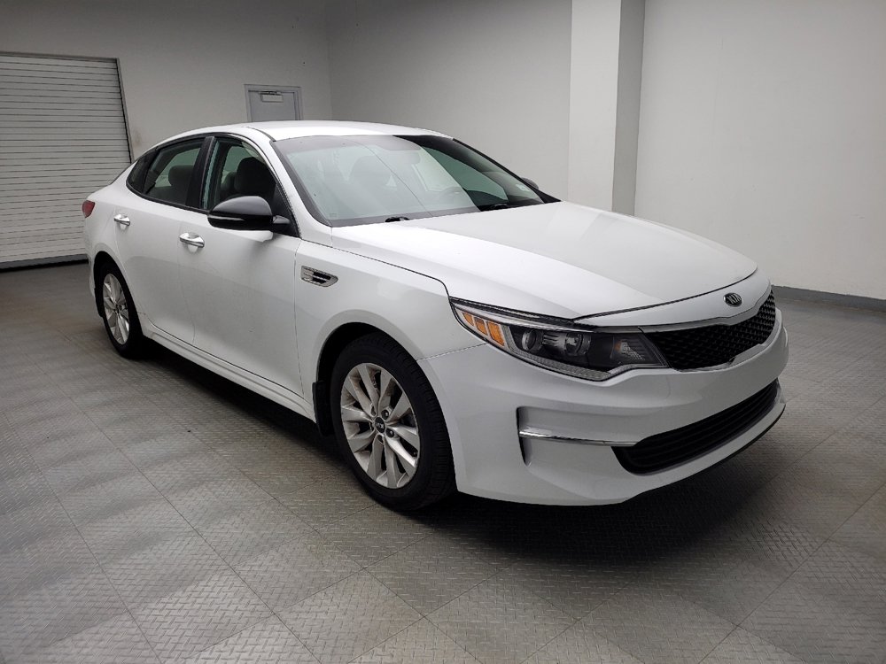 Used 2018 Kia Optima LX w/ 17" Alloy Wheels Package FWD image 13