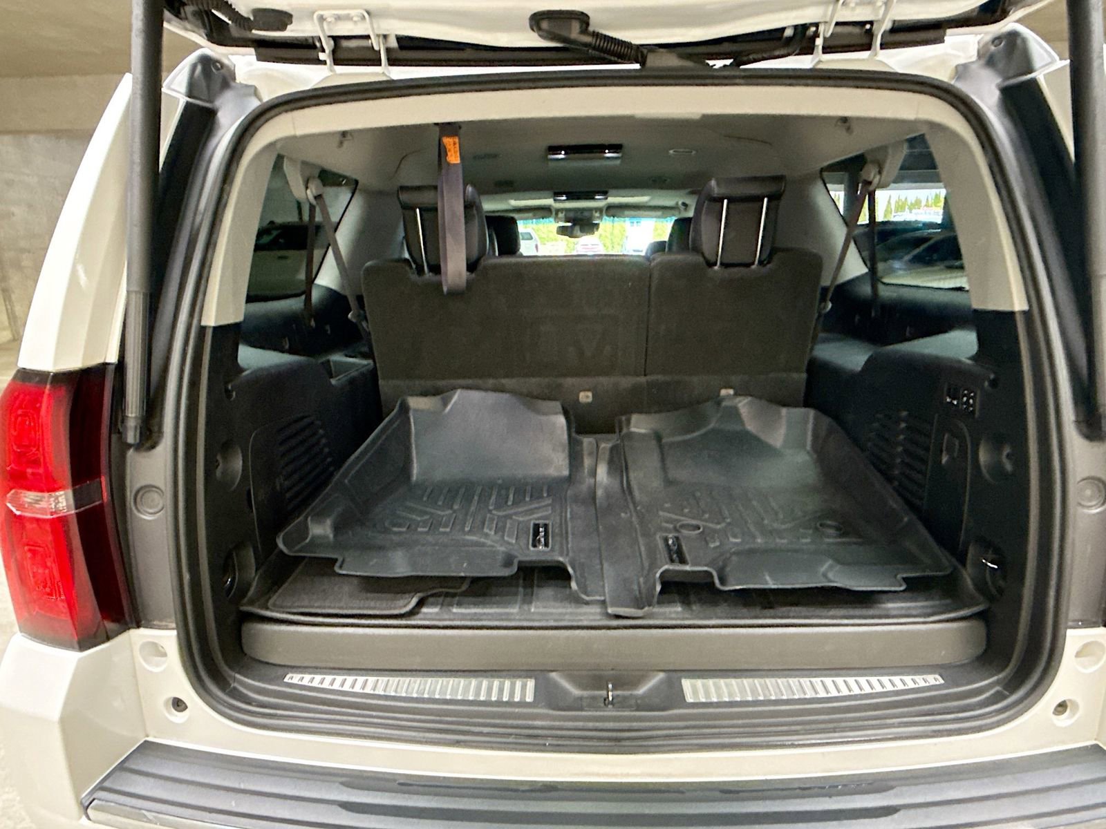 Used 2017 Chevrolet Suburban Premier image 31