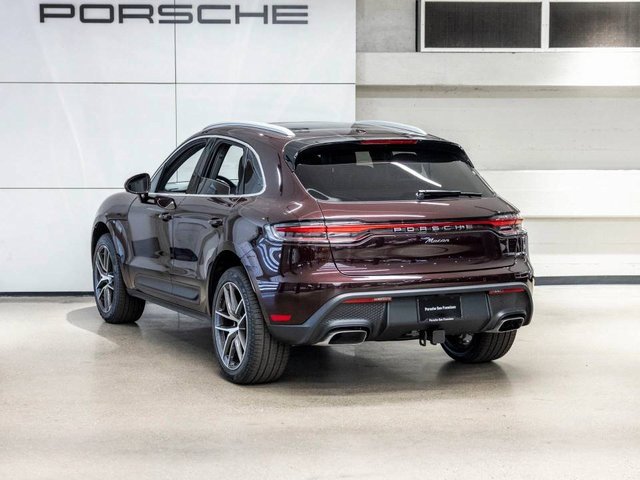Used 2025 Porsche Macan image 3