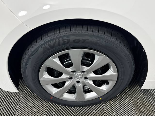 Used 2026 Toyota Corolla LE FWD image 4